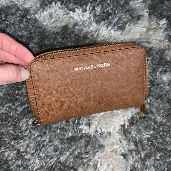 Michael Kors Handbags - Like new Michael Kors brown wallet!